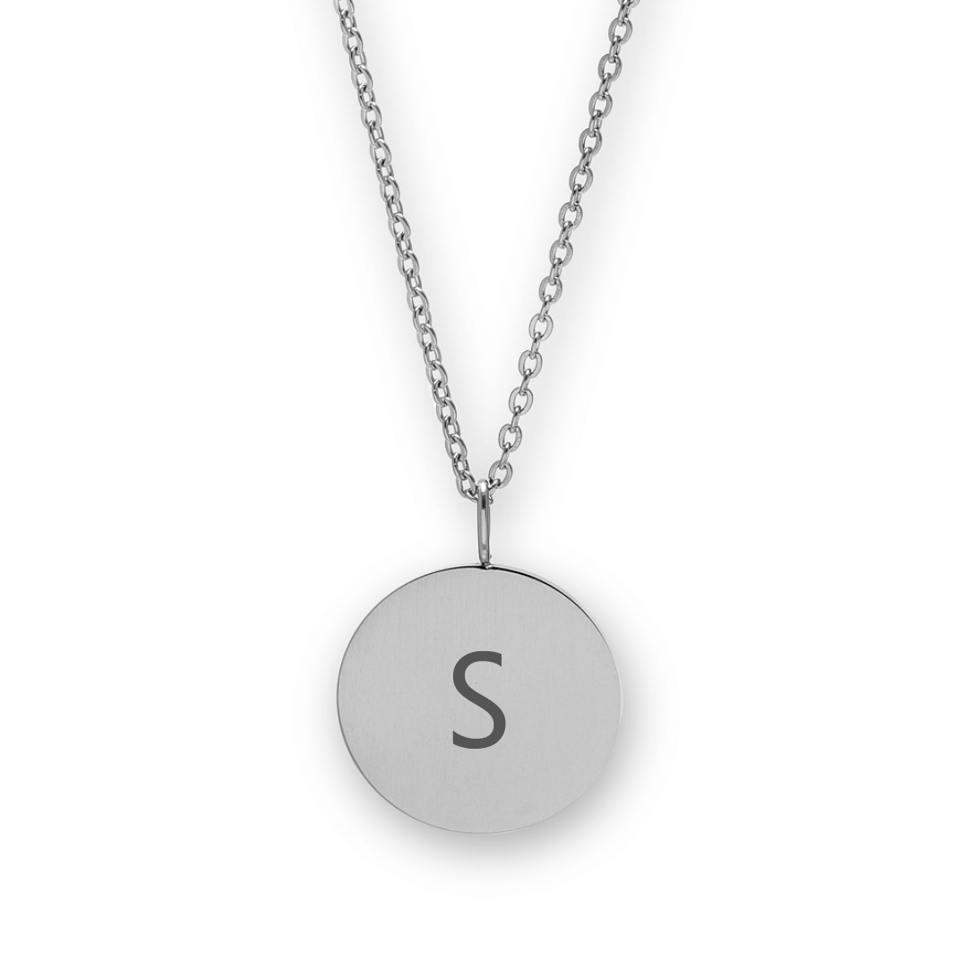 Necklace with initials in a timeless design byRavn